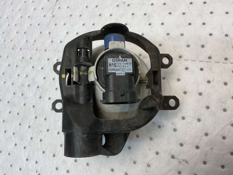 Tåkelykt høyre foran til Toyota Yaris 2014-2020 (Type III, Fase 2)  (TOYOTA|8121002110|)