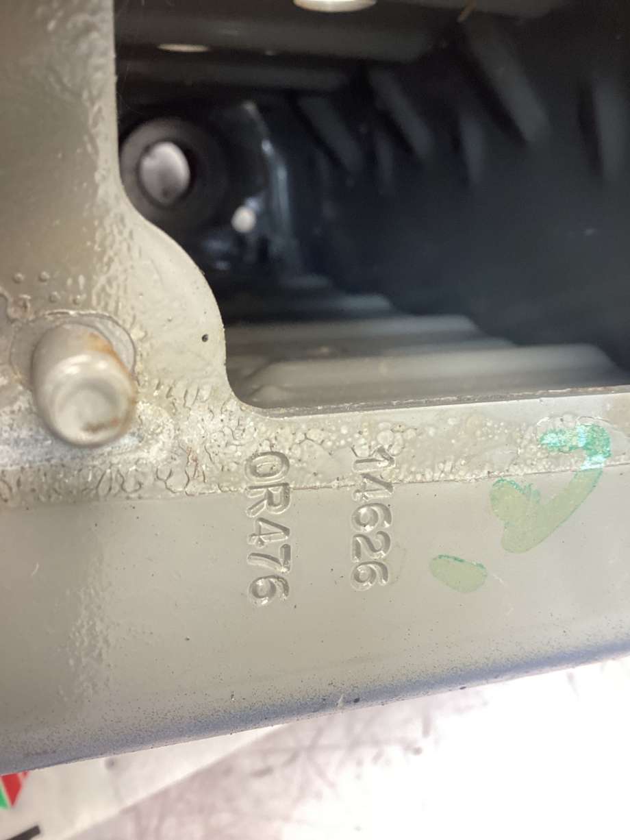 Støtfangerdemper foran til Toyota Yaris 2014-2020 (Type III, Fase 2)  (TOYOTA|570130D041|)