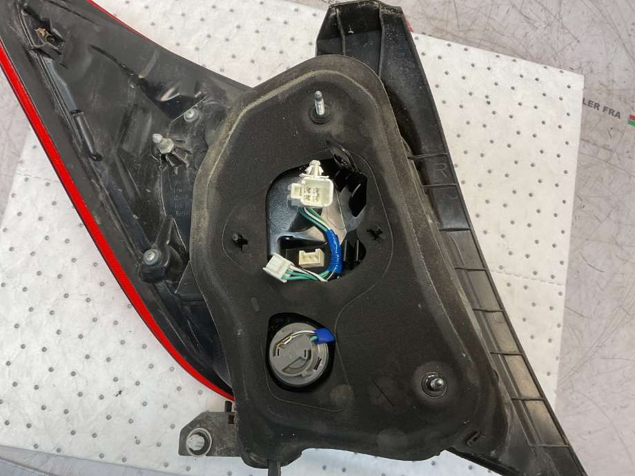 Baklykt høyre til Toyota Yaris 2014-2020 (Type III, Fase 2)  (TOYOTA|815510D610|)
