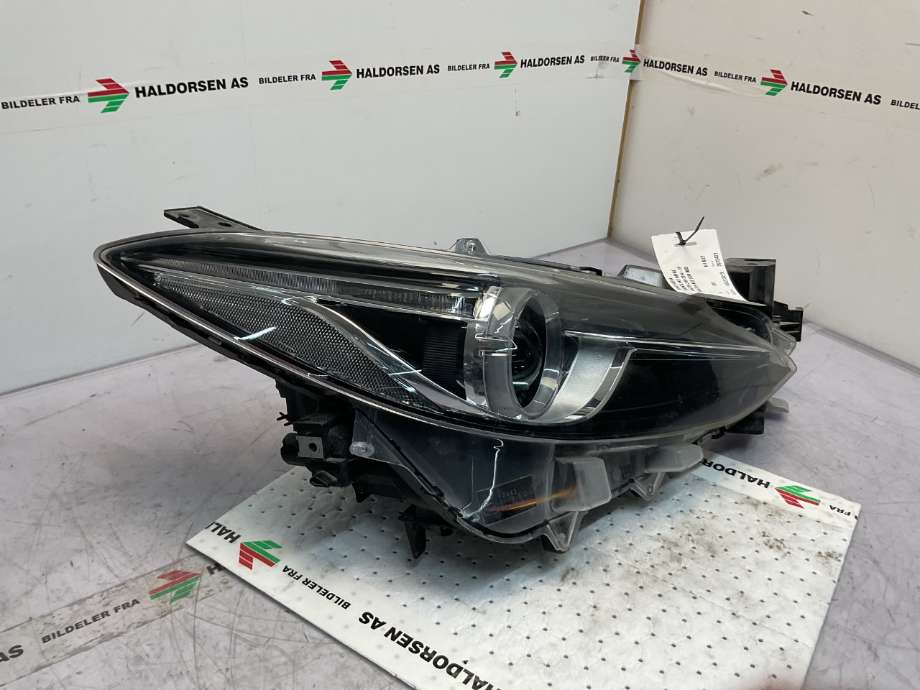 Frontlykt høyre halogen til Mazda 3 2013-2016 (Type III, Fase 1)  (MAZDA|BHR251031A|)