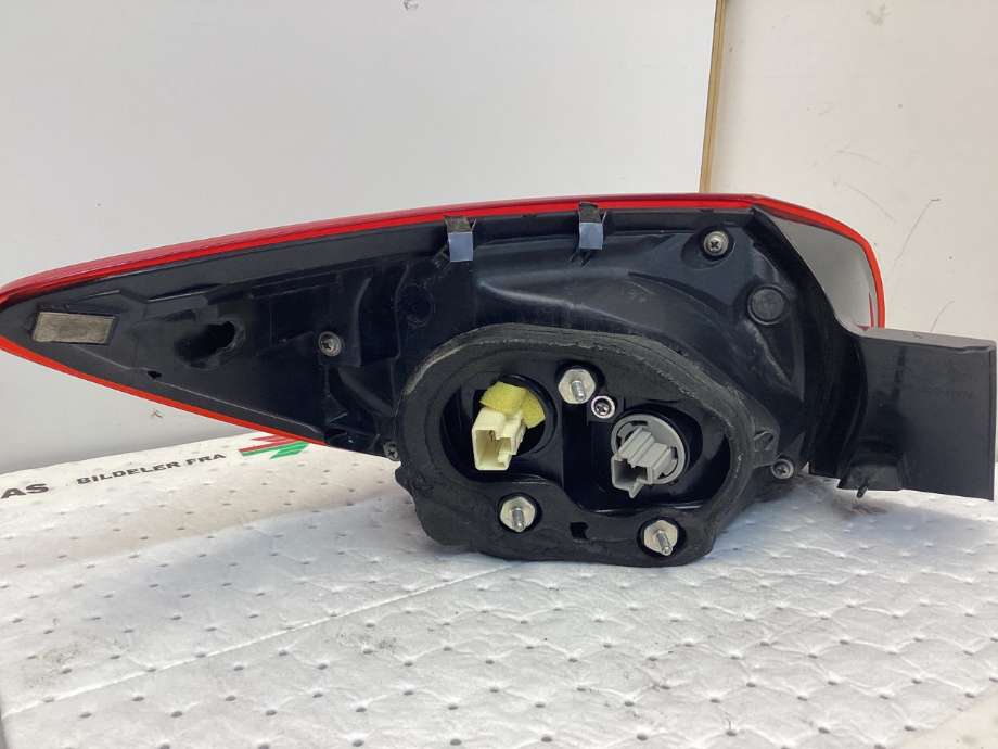 Baklykt høyre til Mazda 3 2013-2016 (Type III, Fase 1)  (MAZDA|B45D51150C|)