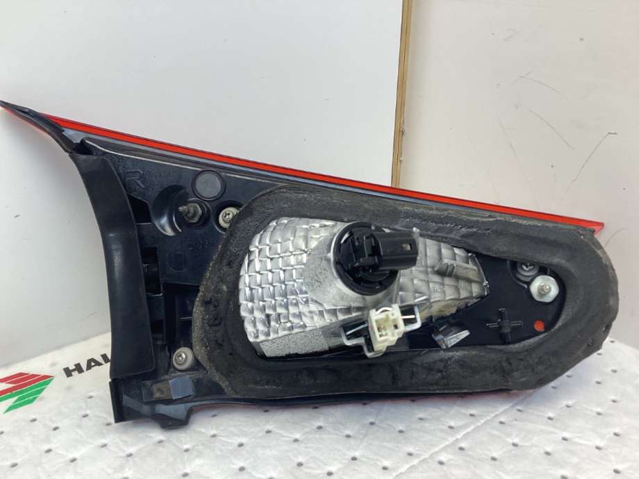 Baklykt høyre indre til Mazda 3 2013-2016 (Type III, Fase 1)  (MAZDA|B45D513F0C|)