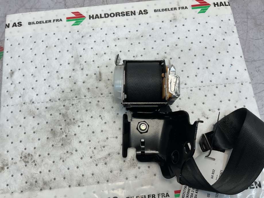 Sikkerhetsbelte bak venstre til Mazda 3 2013-2016 (Type III, Fase 1) (MAZDA|BHS257790C|)