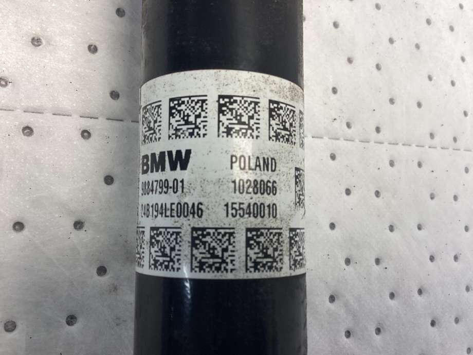 Drivaksel venstre bak, elbil til BMW X1 2022-->> (U11) (U11) (BMW|33 20 9 884 799|)