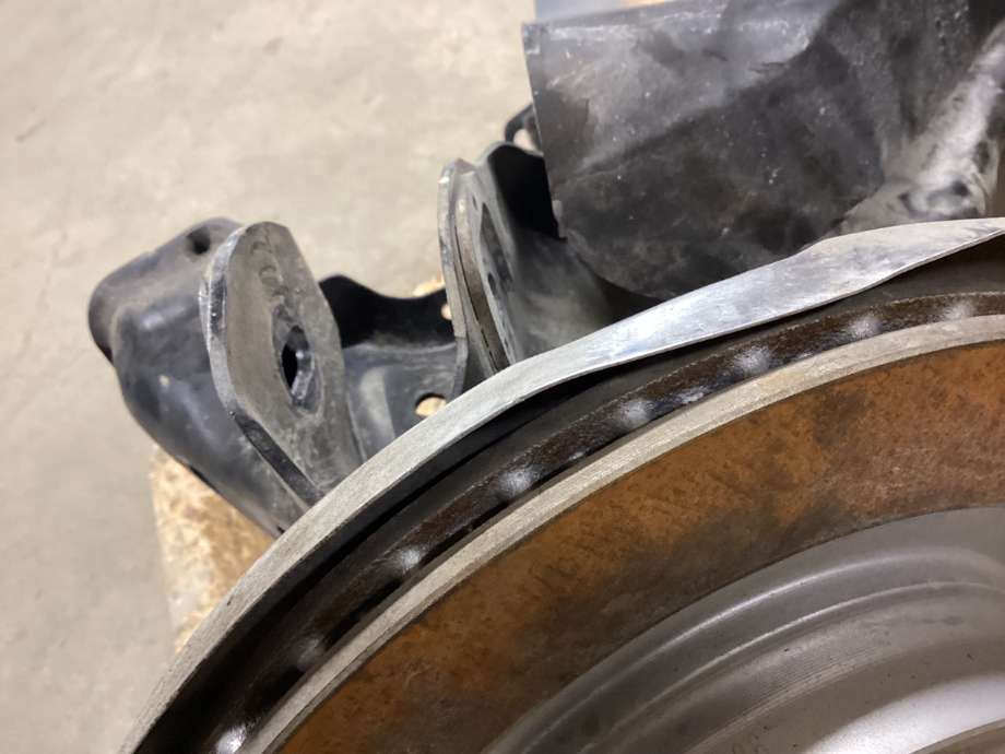 Hjulspindel venstre bak til BMW X1 2022-->> (U11) (U11) (BMW|33 30 6 894 209|)