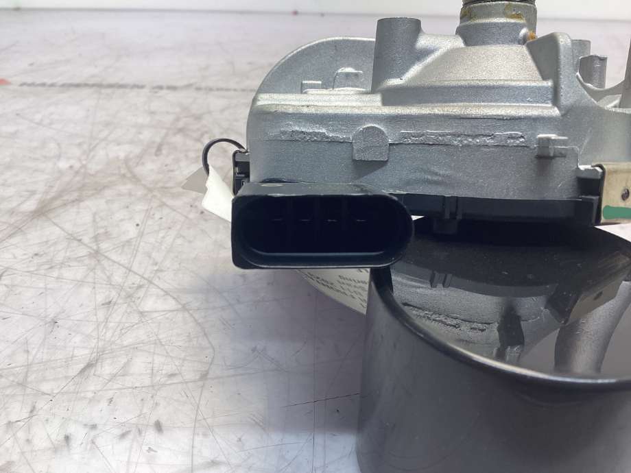 Viskermotor frontrute til BMW X1 2022-->> (U11) (U11) (BMW|61 61 9 478 831|)