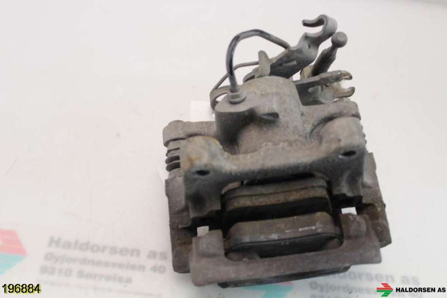 Bremsecaliper venstre bak til VW Caddy 2015-2020 (Type III, Fase 3)  (VOLKSWAGEN|2K5 615 423 A|)
