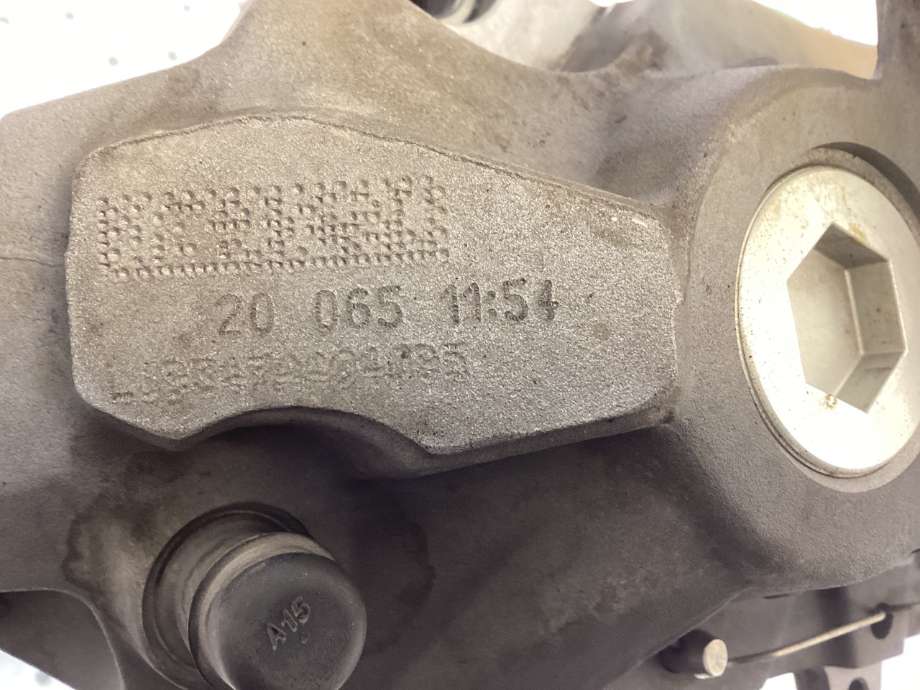 Bremsecaliper venstre foran til Mercedes EQC 2019-->>  (MERCEDES|A 000 421 00 00|)