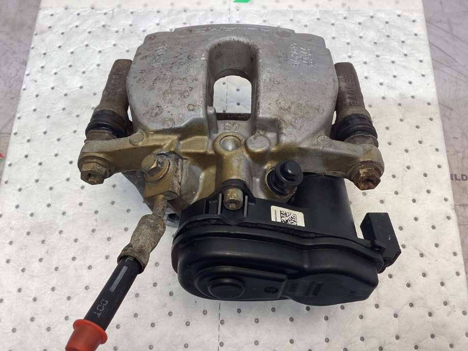 Bremsecaliper venstre bak til Mercedes EQC 2019-->>  (MERCEDES|A 000 423 75 00|)