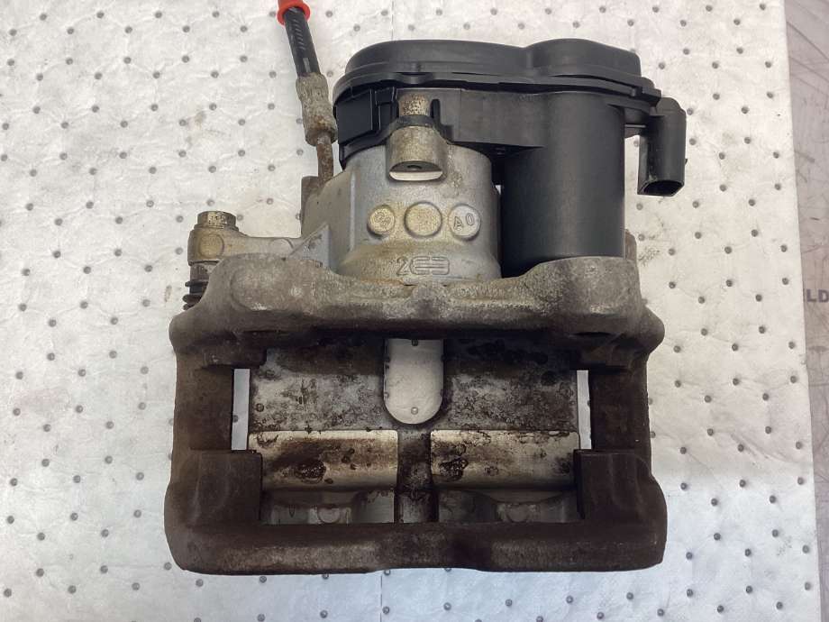 Bremsecaliper venstre bak til Mercedes EQC 2019-->>  (MERCEDES|A 000 423 75 00|)