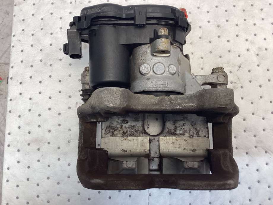 Bremsecaliper høyre bak til Mercedes EQC 2019-->>  (MERCEDES|A 000 423 76 00|)