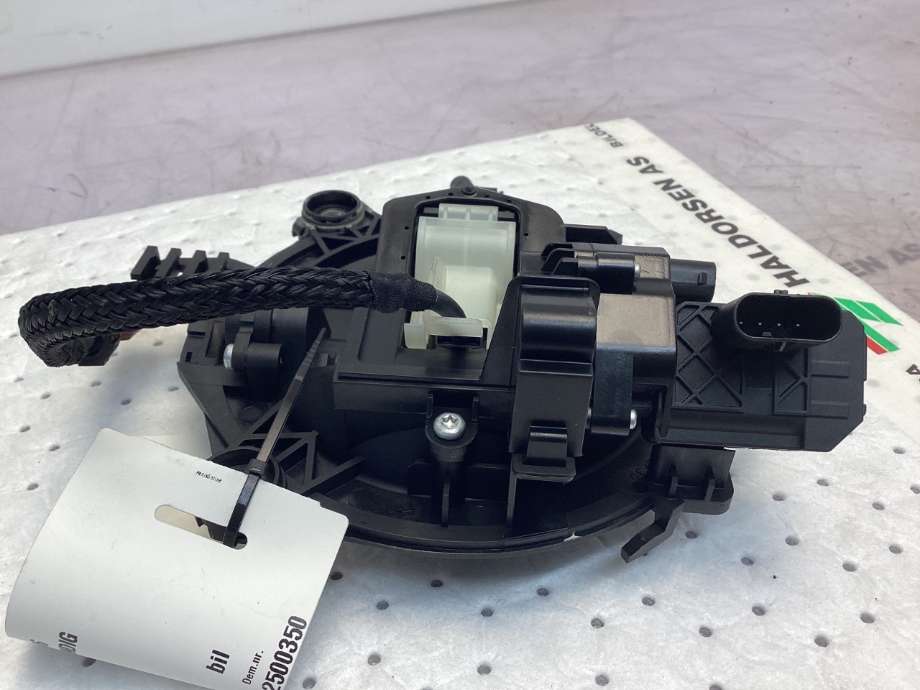 Kamera til Mercedes EQC 2019-->>  (MERCEDES|A 000 905 62 06|)