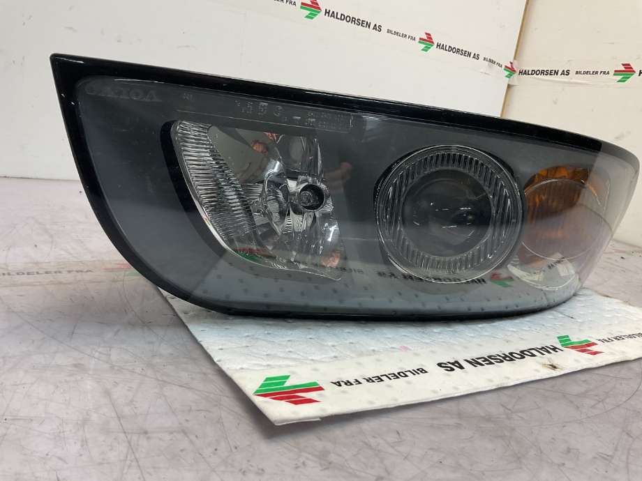 Frontlykt høyre halogen til Volvo V50 2004-2007 (Fase 1) (31335224|)