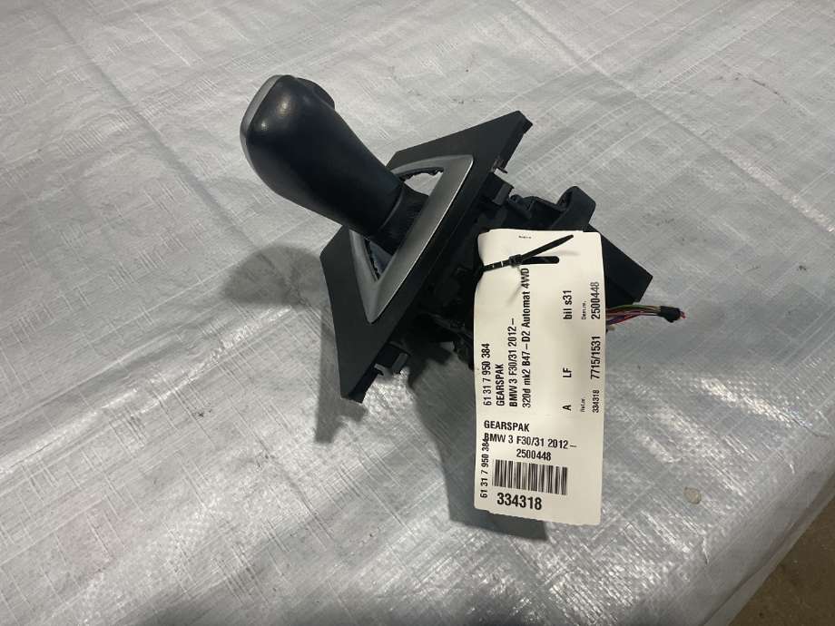 Girstang/girvelger automat til BMW 3-Serie 2012-2018 (F30/F31/F34) (F30/F31/F34) (BMW|61 31 7 950 384|)