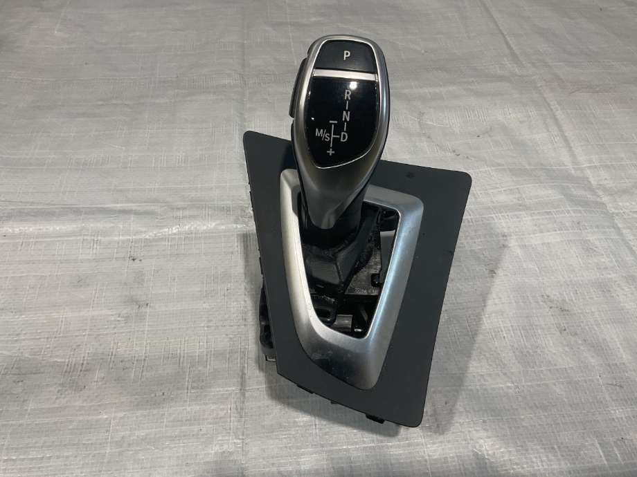 Girstang/girvelger automat til BMW 3-Serie 2012-2018 (F30/F31/F34) (F30/F31/F34) (BMW|61 31 7 950 384|)
