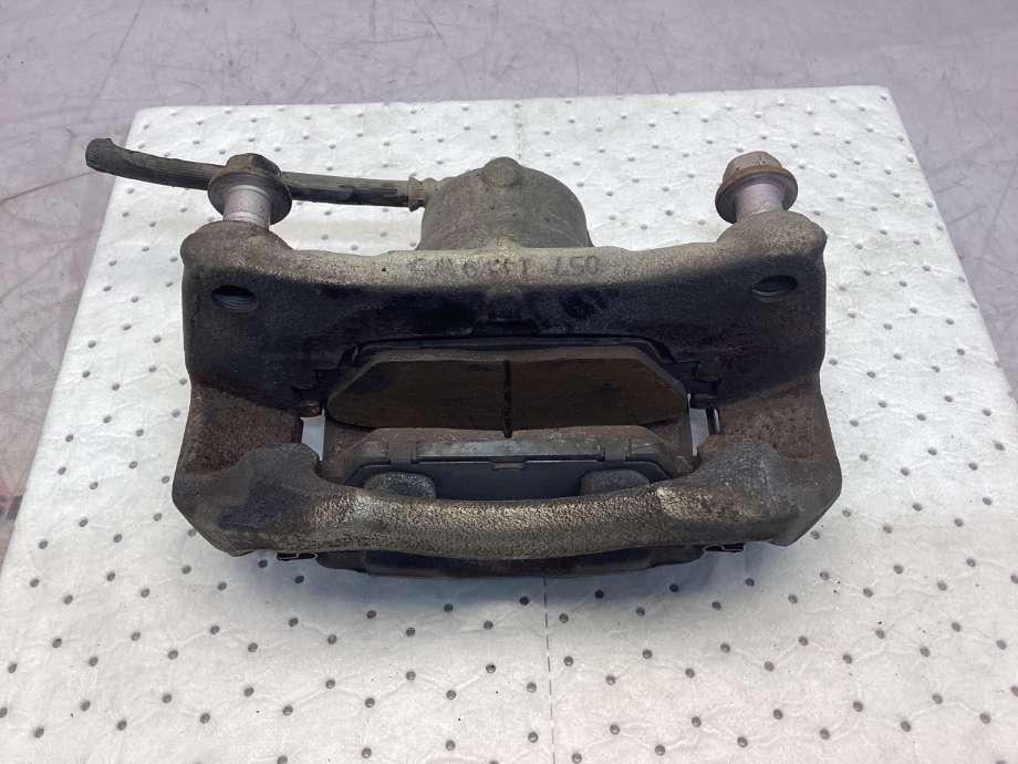 Bremsecaliper venstre foran til Mazda 3 2013-2016 (Type III, Fase 1)  (MAZDA|)