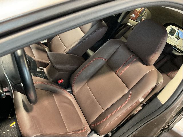 Sete foran venstre til Mitsubishi Outlander, 2015-->> (Type III, Fase 2) (MITSUBISHI|6911C503YA)