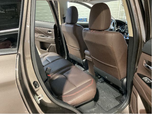 Sete foran høyre til Mitsubishi Outlander 2015-->> (Type III, Fase 2) (MITSUBISHI|6911C498YA|6901D044YA|)