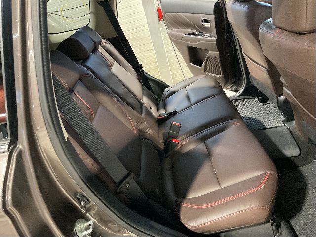 Sete bak til Mitsubishi Outlander, 2015-->> (Type III, Fase 2) (MITSUBISHI|6902B778YA)