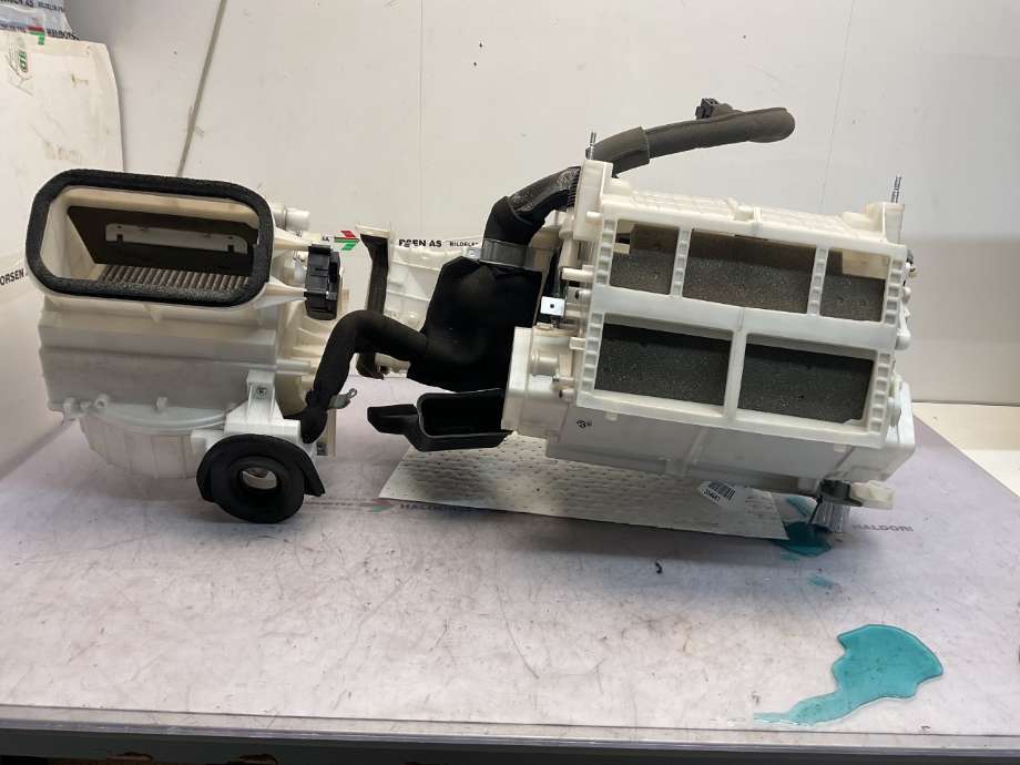 Varmeapparat til Mitsubishi Pajero 2016-2019 (Type IV, Fase 2)  (MITSUBISHI|)