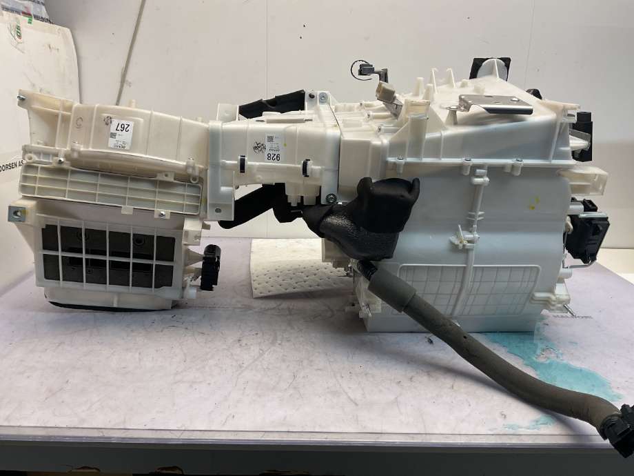 Varmeapparat til Mitsubishi Pajero 2016-2019 (Type IV, Fase 2)  (MITSUBISHI|)