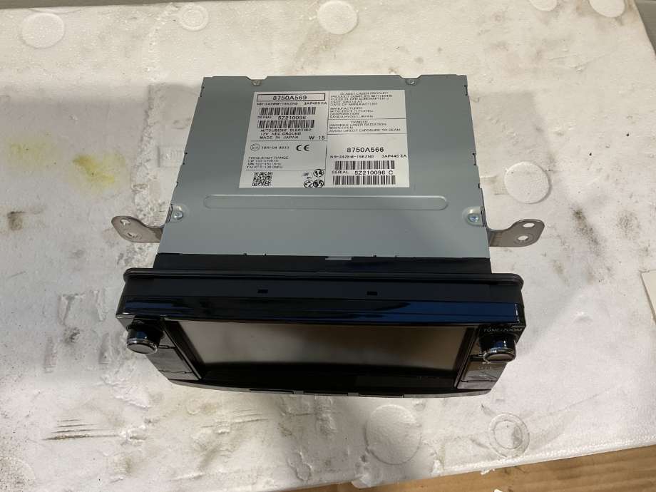Bilstereo navigasjon til Mitsubishi Outlander 2015-->> (Type III, Fase 2)  (MITSUBISHI|8750A569|)