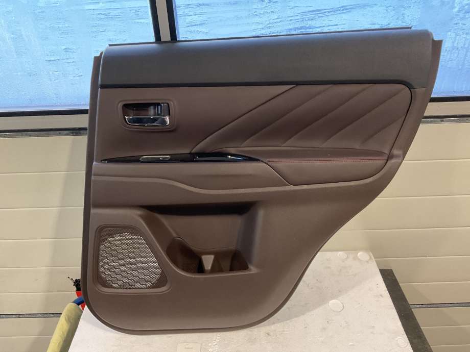 Dørtrekk høyre til Mitsubishi Outlander, 2015-->> (Type III, Fase 2) (MITSUBISHI|7222B434YA)