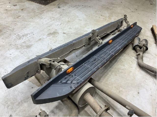 Stigtrinn/stigbrett til Ford Ranger / Ranger Raptor 2015-2022  (FORD|2114829|VENSTRE|2537100)