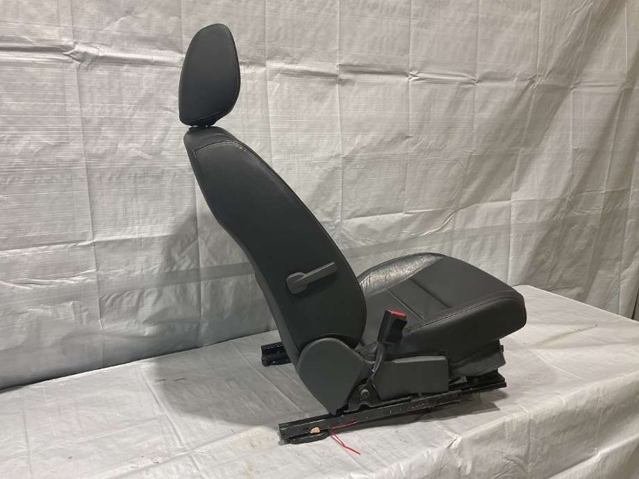 Sete foran venstre til Ford Ranger / Ranger Raptor, 2015-2022  (FORD|)