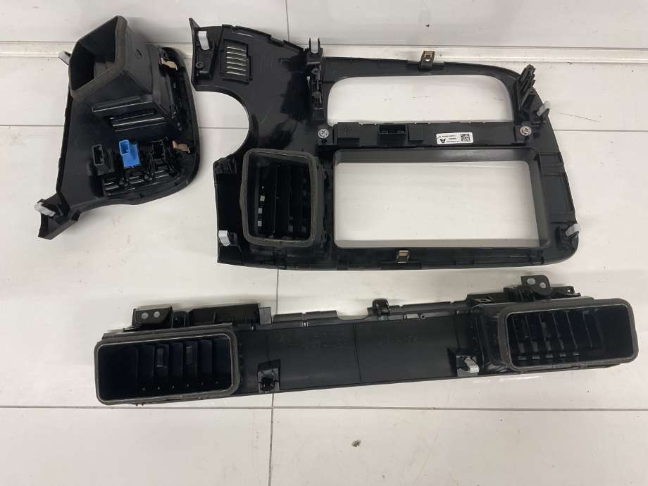 Diverse deler til Mitsubishi Outlander 2015-->> (Type III, Fase 2)  (MITSUBISHI|8002B297XA|8055A055XB|8030A215XA)