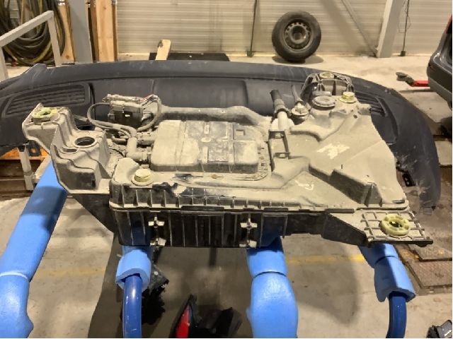 AdBlue tank til Peugeot 5008 2017-->> (Type II)  (PEUGEOT|98 256 455 80|)