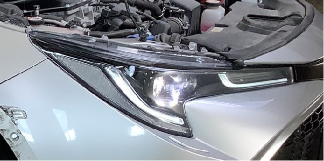Frontlykt høyre halogen til Toyota Corolla 2019-->> (TOYOTA|81110-02S80|)