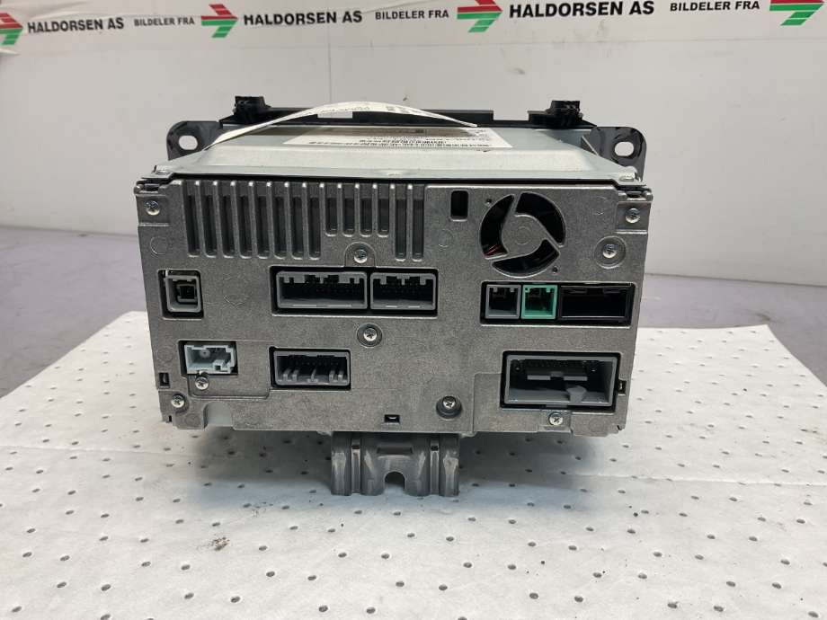 Bilstereo navigasjon til Honda HR-V 2015-2021 (Type II)  (HONDA|39100-T8M-G52|)