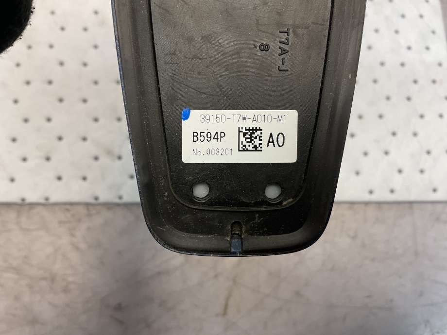 Antenne navigasjon til Honda HR-V 2015-2021 (Type II)  (HONDA|39150-T7W-A01ZC|)