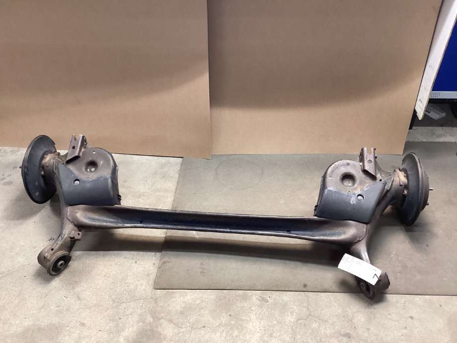 Travers bak til Honda HR-V, 2015-2021 (Type II)  (HONDA|42100-TBK-G10)