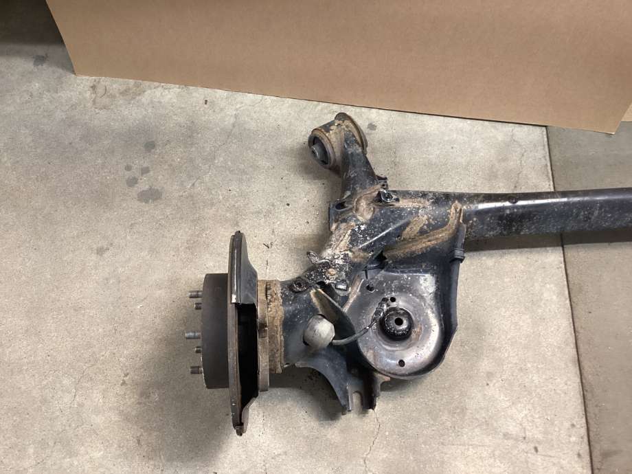Travers bak til Honda HR-V 2015-2021 (Type II)  (HONDA|42100-TBK-G10|)