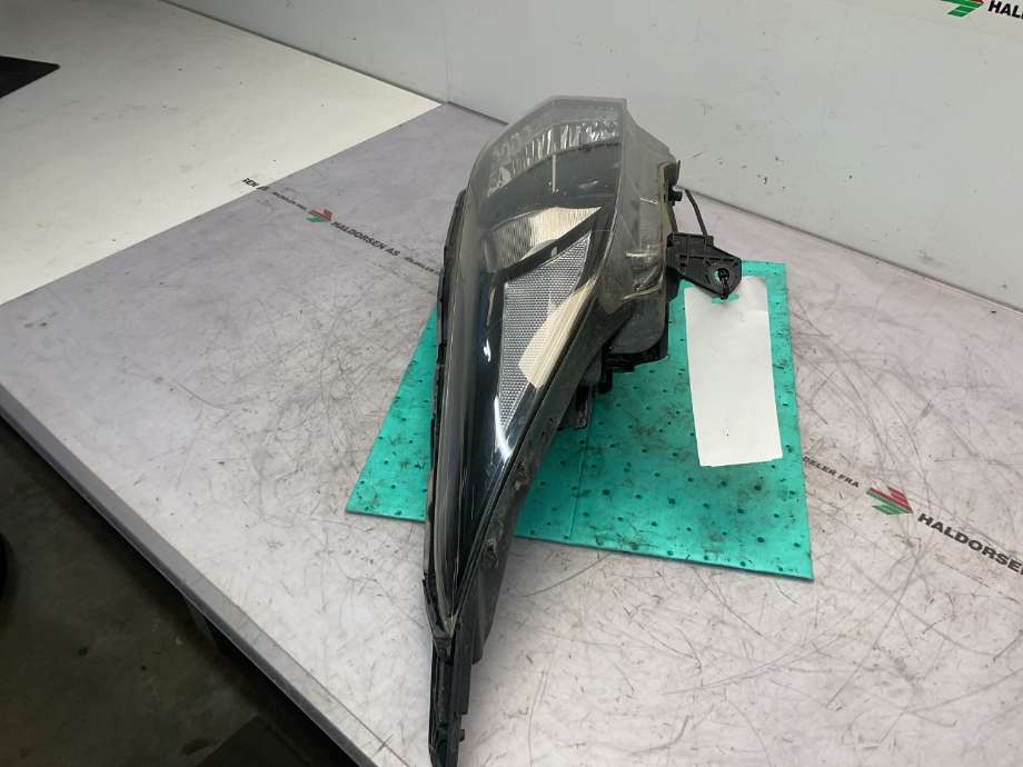 Frontlykt høyre halogen til Honda HR-V 2015-2021 (Type II)  (HONDA|33100-T7S-G01|)