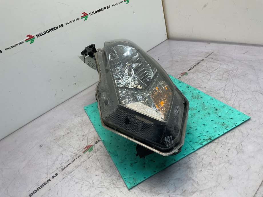Frontlykt høyre halogen til Honda HR-V 2015-2021 (Type II)  (HONDA|33100-T7S-G01|)