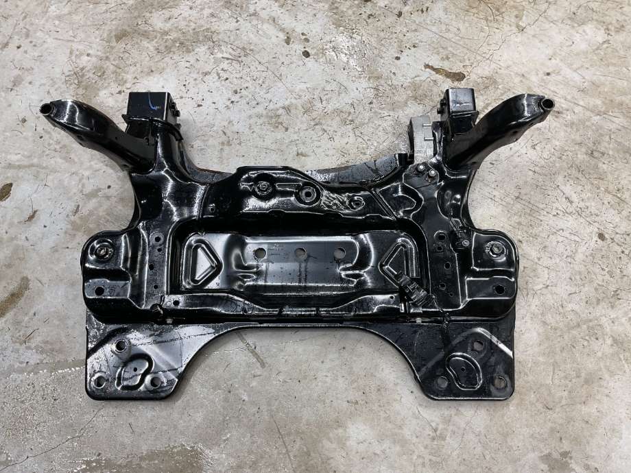 Travers foran hoved til Volvo XC40, 2018-2024  (VOLVO|32395141)