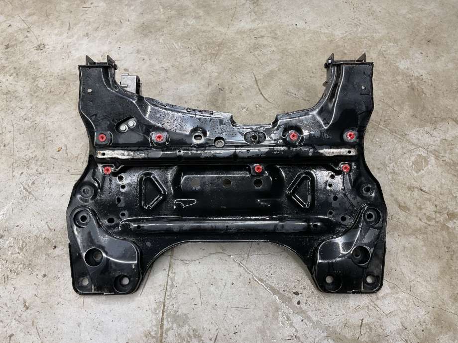 Travers foran hoved til Volvo XC40 2018-2024  (VOLVO|32395141|)