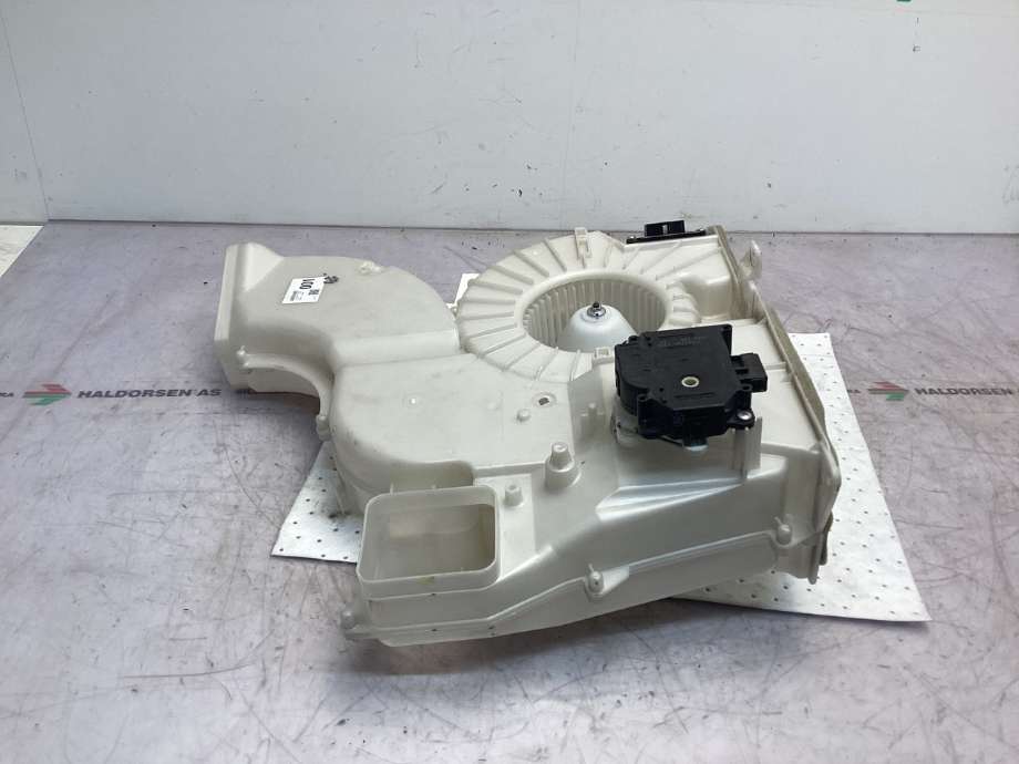 Diverse deler til Mitsubishi Pajero 2016-2019 (Type IV, Fase 2) (MITSUBISHI|7840A036|7841A001|7840A045)