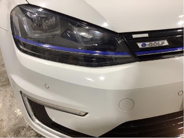 Grill til VW e-Golf 2014-2017 (Fase 1)  (VOLKSWAGEN|5GE 853 651 CYR|)