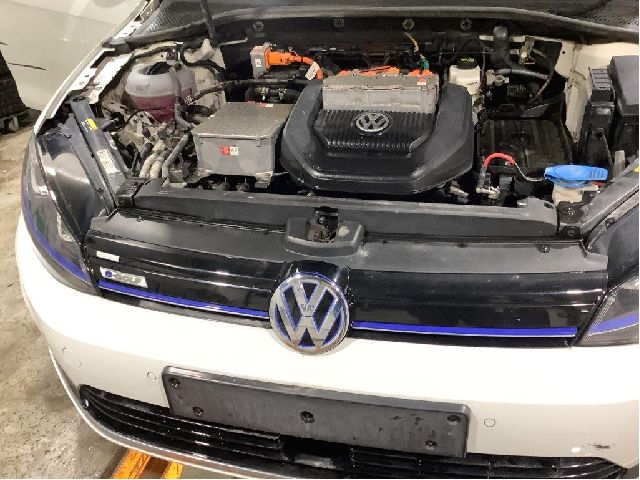 Grill til VW e-Golf 2014-2017 (Fase 1)  (VOLKSWAGEN|5GE 853 651 CYR|)