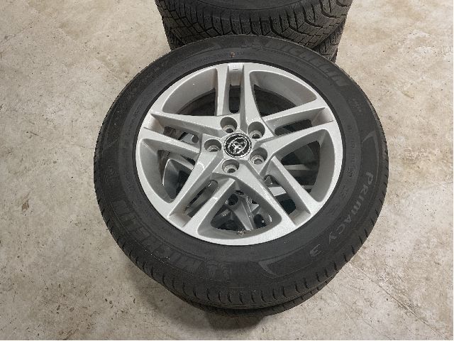 Hjulsett aluminium sommer til Toyota C-HR 2016-->>  (TOYOTA|5/114.3	 ET45 NAV 60|215/60R17 96H|UKE 45 ÅR 20)
