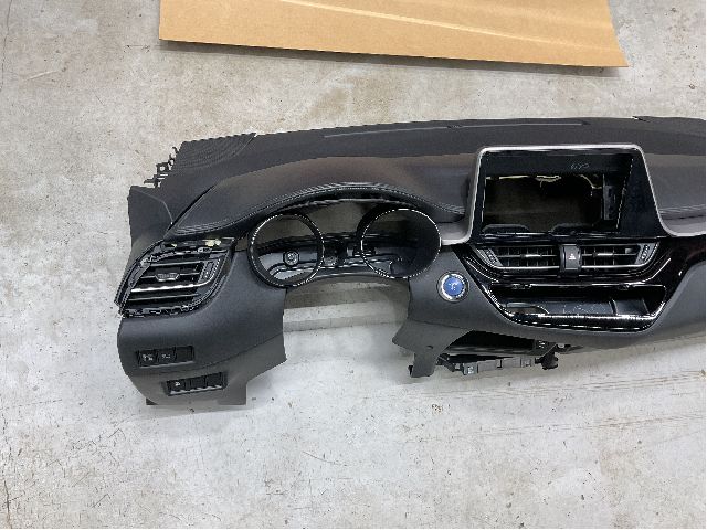 Dashbord til Toyota C-HR 2016-->>  (TOYOTA|55401F4090C4|)