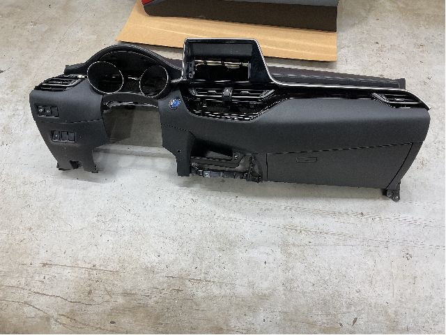 Dashbord til Toyota C-HR 2016-->>  (TOYOTA|55401F4090C4|)