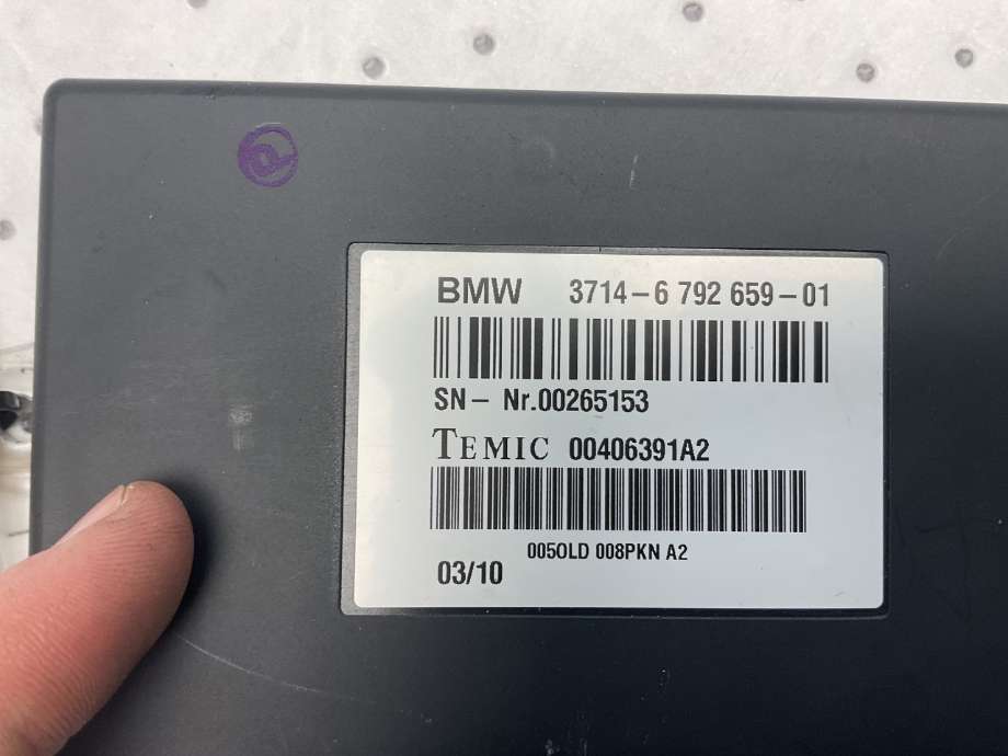 Styreenhet nivå/luftfjæring til BMW X5 2007-2013 (E70) (E70) (BMW|37 14 6 797 919|)