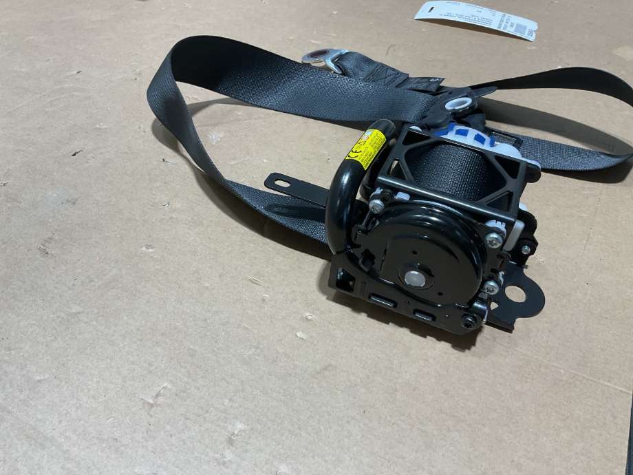 Sikkerhetsbelte foran venstre til Toyota C-HR 2016-->> (TOYOTA|73220F4010C2|)
