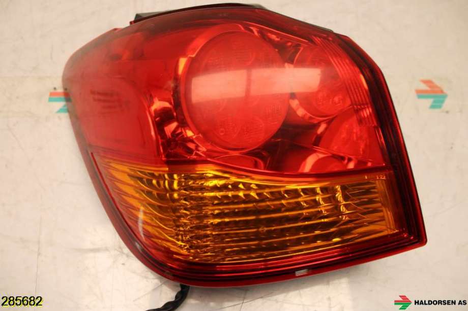 Baklykt venstre til Mitsubishi ASX 2010-2019  (MITSUBISHI|8330A689|)