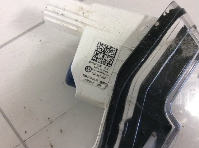 Frontlykter til VW ID.7 2023-->>  (VOLKSWAGEN|14A 941 654|)